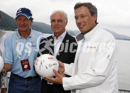 Fussball Europameisterschaft. EURO 2008. Olympiasieger Kaiser Franz Klammer, Kaiser Franz Beckenbauer, Olympiasieger Fritz Strobl. Klagenfurt, am 12.6.2008.
Foto: Kuess
---
pressefotos, pressefotografie, kuess, qs, qspictures, sport, bild, bilder, bilddatenbank