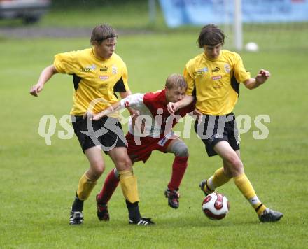 Fussball U16. KAC gegen SV Spittal/Drau. Patrick Fleiss (KAC), Manuel Flaschberger, Lukas Anton Kofler  (Spittal). Klagenfurt, am 14.6.2008.
Foto: Kuess 
---
pressefotos, pressefotografie, kuess, qs, qspictures, sport, bild, bilder, bilddatenbank