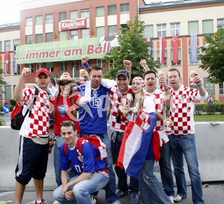 Fussball Europameisterschaft. EURO 2008. Fans aus Kroatien. Klagenfurt, am 16.6.2008.
Foto: Kuess
---
pressefotos, pressefotografie, kuess, qs, qspictures, sport, bild, bilder, bilddatenbank