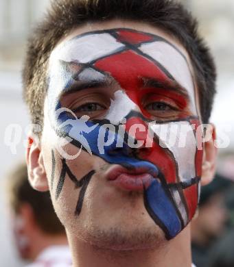 Fussball Europameisterschaft. EURO 2008. Fan aus Kroatien. Klagenfurt, am 16.6.2008.
Foto: Kuess
---
pressefotos, pressefotografie, kuess, qs, qspictures, sport, bild, bilder, bilddatenbank