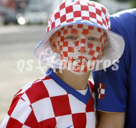 Fussball Europameisterschaft. EURO 2008. Fan aus Kroatien. Klagenfurt, am 16.6.2008.
Foto: Kuess
---
pressefotos, pressefotografie, kuess, qs, qspictures, sport, bild, bilder, bilddatenbank