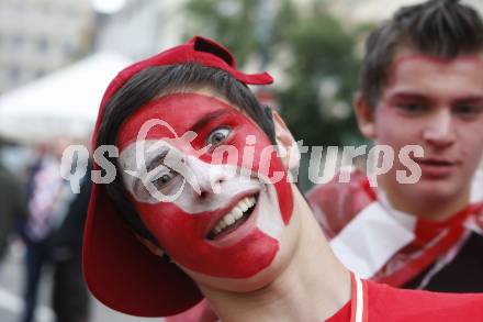 Fussball Europameisterschaft. EURO 2008. Fans aus Oesterreich. Klagenfurt, am 16.6.2008.
Foto: Kuess
---
pressefotos, pressefotografie, kuess, qs, qspictures, sport, bild, bilder, bilddatenbank