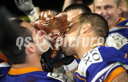 American Football. Austrian Bowl. Finale. Turek Graz Giants gegen Swarco Raiders Tirol. Jubel Giants.Wolfsberg, 27.6.2008.
Copyright: Kuess
Copyright Kuess

---
pressefotos, pressefotografie, kuess, qs, qspictures, sport, bild, bilder, bilddatenbank