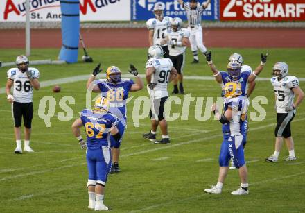 American Football. Austrian Bowl. Finale. Turek Graz Giants gegen Swarco Raiders Tirol. Jubel Giants.Wolfsberg, 27.6.2008.
Copyright: Kuess
Copyright Kuess

---
pressefotos, pressefotografie, kuess, qs, qspictures, sport, bild, bilder, bilddatenbank