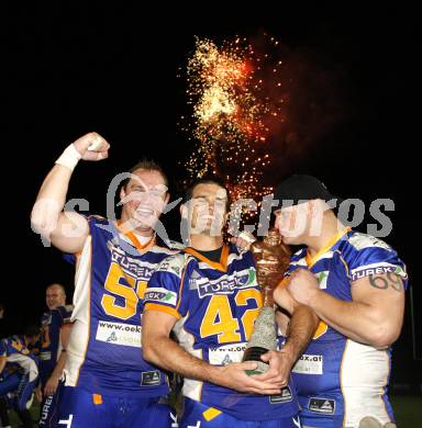 American Football. Austrian Bowl. Finale. Turek Graz Giants gegen Swarco Raiders Tirol. Jubel Giants.Wolfsberg, 27.6.2008.
Copyright: Kuess
Copyright Kuess

---
pressefotos, pressefotografie, kuess, qs, qspictures, sport, bild, bilder, bilddatenbank