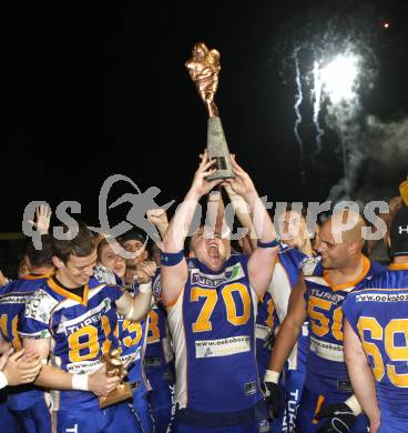 American Football. Austrian Bowl. Finale. Turek Graz Giants gegen Swarco Raiders Tirol. Jubel Giants.Wolfsberg, 27.6.2008.
Copyright: Kuess
Copyright Kuess

---
pressefotos, pressefotografie, kuess, qs, qspictures, sport, bild, bilder, bilddatenbank