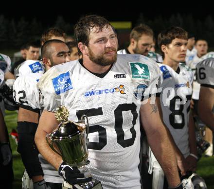 American Football. Austrian Bowl. Finale. Turek Graz Giants gegen Swarco Raiders Tirol. Enttaeuschung beo den Raiders. .Wolfsberg, 27.6.2008.
Copyright: Kuess
Copyright Kuess

---
pressefotos, pressefotografie, kuess, qs, qspictures, sport, bild, bilder, bilddatenbank