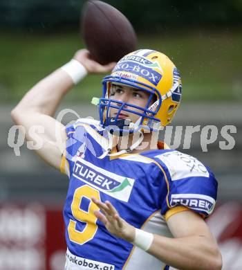 American Football. Austrian Bowl. Finale. Turek Graz Giants gegen Swarco Raiders Tirol. Maximilian Herdey (Graz). Wolfsberg, 27.6.2008.
Copyright: Kuess
Copyright Kuess

---
pressefotos, pressefotografie, kuess, qs, qspictures, sport, bild, bilder, bilddatenbank