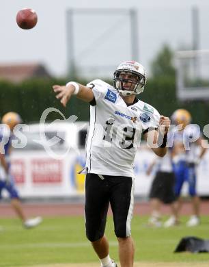 American Football. Austrian Bowl. Finale. Turek Graz Giants gegen Swarco Raiders Tirol. Marco Glavic (Tirol). Wolfsberg, 27.6.2008.
Copyright: Kuess
Copyright Kuess

---
pressefotos, pressefotografie, kuess, qs, qspictures, sport, bild, bilder, bilddatenbank