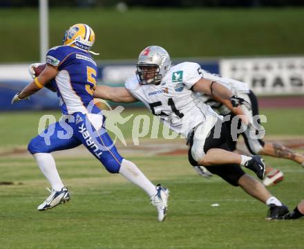 American Football. Austrian Bowl. Finale. Turek Graz Giants gegen Swarco Raiders Tirol. Mohamed Muheize (Giants),  Wohlfahrt Bernhard (Raiders).Wolfsberg, 27.6.2008.
Copyright: Kuess
Copyright Kuess

---
pressefotos, pressefotografie, kuess, qs, qspictures, sport, bild, bilder, bilddatenbank