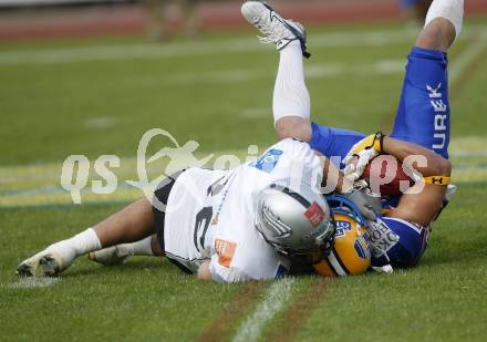 American Football. Austrian Bowl. Finale. Turek Graz Giants gegen Swarco Raiders Tirol. Mohamed Muheize (Giants),  Philipp Margreiter (Raiders).Wolfsberg, 27.6.2008.
Copyright: Kuess
Copyright Kuess

---
pressefotos, pressefotografie, kuess, qs, qspictures, sport, bild, bilder, bilddatenbank