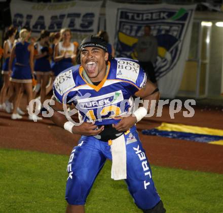 American Football. Austrian Bowl. Finale. Turek Graz Giants gegen Swarco Raiders Tirol. Jubel Chris Gunn (Giants).Wolfsberg, 27.6.2008.
Copyright: Kuess
Copyright Kuess

---
pressefotos, pressefotografie, kuess, qs, qspictures, sport, bild, bilder, bilddatenbank