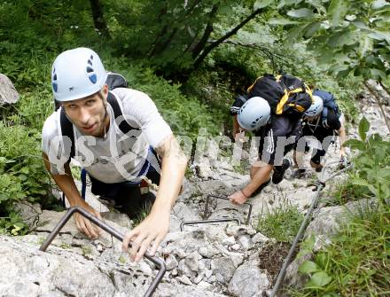 Fussball. SK Austria Kaernten. Teambuilding. Bergsteigen auf den Cellon. Patrick Wolf. Koetschach/Mauthen, 28.6.2008.
Copyright: Kuess


---
pressefotos, pressefotografie, kuess, qs, qspictures, sport, bild, bilder, bilddatenbank