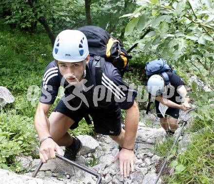 Fussball. SK Austria Kaernten. Teambuilding. Bergsteigen auf den Cellon. Koetschach/Mauthen, 28.6.2008.
Copyright: Kuess


---
pressefotos, pressefotografie, kuess, qs, qspictures, sport, bild, bilder, bilddatenbank