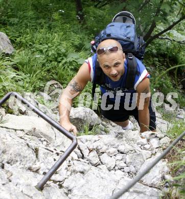 Fussball. SK Austria Kaernten. Teambuilding. Bergsteigen auf den Cellon. Stephan Stueckler. Koetschach/Mauthen, 28.6.2008.
Copyright: Kuess


---
pressefotos, pressefotografie, kuess, qs, qspictures, sport, bild, bilder, bilddatenbank