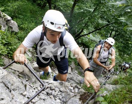 Fussball. SK Austria Kaernten. Teambuilding. Bergsteigen auf den Cellon. Manuel Weber, Juergen Pichorner. Koetschach/Mauthen, 28.6.2008.
Copyright: Kuess


---
pressefotos, pressefotografie, kuess, qs, qspictures, sport, bild, bilder, bilddatenbank