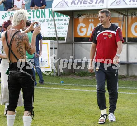 Fussball. Testspiel. WAC/St. Andrae gegen SK Rapid Wien. Trainer Peter Pacult (Rapid). St. Andrae, 29.6.2008.
Copyright: Kuess


---
pressefotos, pressefotografie, kuess, qs, qspictures, sport, bild, bilder, bilddatenbank