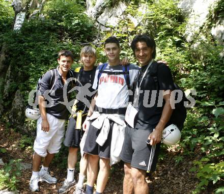 Fussball. SK Austria Kaernten. Teambuilding. Bergsteigen auf den Cellon. Zlatko Junuzovic, Stefan Hierlaender, Stephan Buergler, Carlos Chaile.  Koetschach/Mauthen, 28.6.2008.
Copyright: Kuess


---
pressefotos, pressefotografie, kuess, qs, qspictures, sport, bild, bilder, bilddatenbank