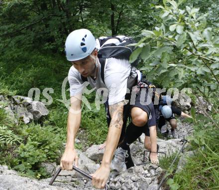 Fussball. SK Austria Kaernten. Teambuilding. Bergsteigen auf den Cellon. Patrick Wolf. Koetschach/Mauthen, 28.6.2008.
Copyright: Kuess


---
pressefotos, pressefotografie, kuess, qs, qspictures, sport, bild, bilder, bilddatenbank