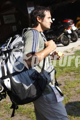 Fussball. SK Austria Kaernten. Teambuilding. Bergsteigen auf den Cellon. Juergen Pichorner. Koetschach/Mauthen, 28.6.2008.
Copyright: Kuess


---
pressefotos, pressefotografie, kuess, qs, qspictures, sport, bild, bilder, bilddatenbank