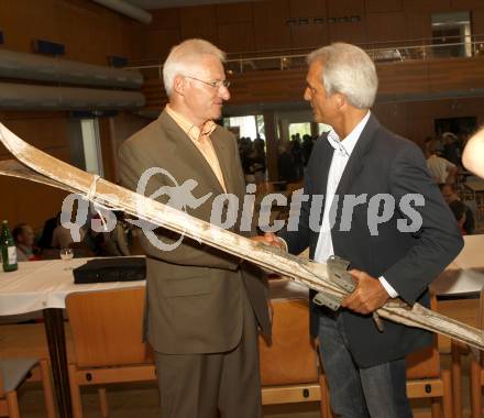 Schi. Landesschiverband Kaernten. Neuwahl Vorstandsmitglieder. Uebergabe der Funktion von Klaus Pekarek an Willibald Liberda. Hermagor, am 28.6.2008.
Foto: Kuess
---
pressefotos, pressefotografie, kuess, qs, qspictures, sport, bild, bilder, bilddatenbank