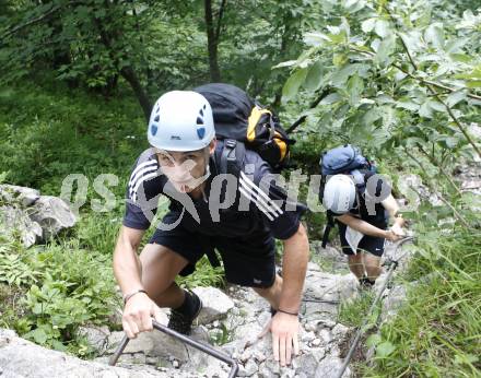 Fussball. SK Austria Kaernten. Teambuilding. Bergsteigen auf den Cellon. Michael Sollbauer. Koetschach/Mauthen, 28.6.2008.
Copyright: Kuess


---
pressefotos, pressefotografie, kuess, qs, qspictures, sport, bild, bilder, bilddatenbank