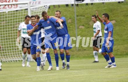 Fussball Testspiel. SK Austria Kaernten gegen Steaua Bukarest. Torjubel (Bukarest). Feldkirchen, am 2.7.2008.
Copyright: Kuess


---
pressefotos, pressefotografie, kuess, qs, qspictures, sport, bild, bilder, bilddatenbank