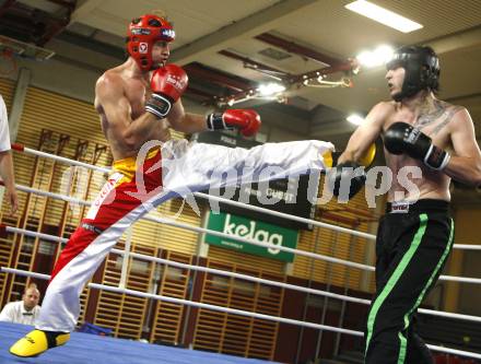 Kickboxen. Vollkontakt. Oesterreichische Meisterschaft. Bernhard Sussitz (rot), Christoph Steinlechner. Klagenfurt, am 5.7.2008.
Foto: Kuess


---
pressefotos, pressefotografie, kuess, qs, qspictures, sport, bild, bilder, bilddatenbank