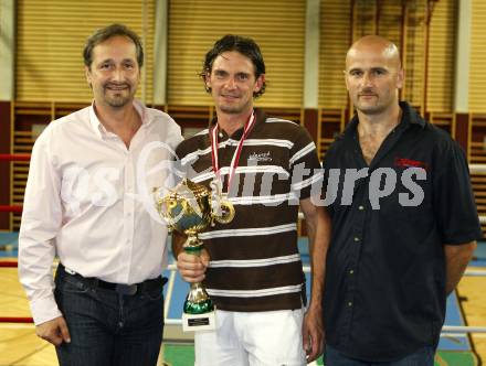 Kickboxen. Vollkontakt. Oesterreichische Meisterschaft. Sportlandesrat Wolfgang Schantl, Bernhard Sussitz, Gerald Zimmermann. Klagenfurt, am 5.7.2008.
Foto: Kuess


---
pressefotos, pressefotografie, kuess, qs, qspictures, sport, bild, bilder, bilddatenbank