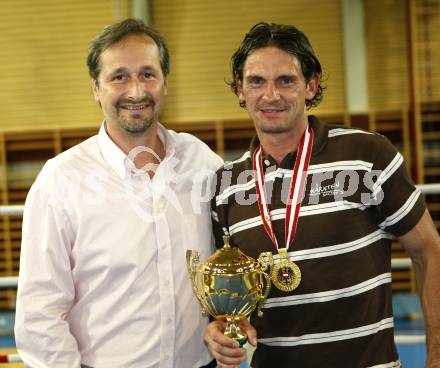 Kickboxen. Vollkontakt. Oesterreichische Meisterschaft. Sportlandesrat Wolfgang Schantl, Bernhard Sussitz. Klagenfurt, am 5.7.2008.
Foto: Kuess


---
pressefotos, pressefotografie, kuess, qs, qspictures, sport, bild, bilder, bilddatenbank