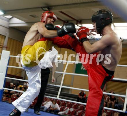 Kickboxen. Vollkontakt. Oesterreichische Meisterschaft. Mario Krakolinig (Velden) roter Helm. Klagenfurt, am 5.7.2008.
Foto: Kuess


---
pressefotos, pressefotografie, kuess, qs, qspictures, sport, bild, bilder, bilddatenbank