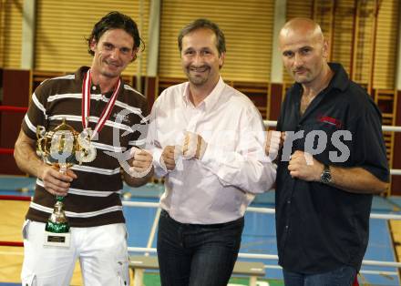 Kickboxen. Vollkontakt. Oesterreichische Meisterschaft. Bernhard Sussitz, Sportlandesrat Wolfgang Schantl, Gerald Zimmermann. Klagenfurt, am 5.7.2008.
Foto: Kuess


---
pressefotos, pressefotografie, kuess, qs, qspictures, sport, bild, bilder, bilddatenbank