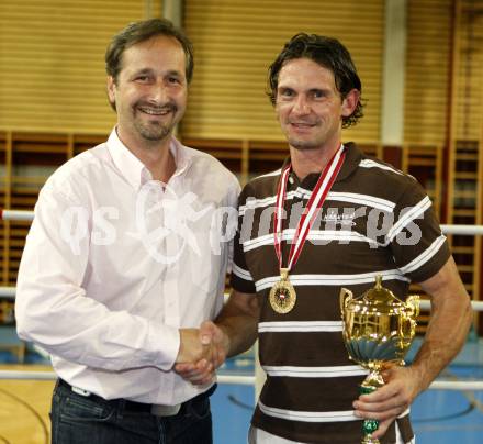 Kickboxen. Vollkontakt. Oesterreichische Meisterschaft. Sportlandesrat Wolfgang Schantl, Bernhard Sussitz. Klagenfurt, am 5.7.2008.
Foto: Kuess


---
pressefotos, pressefotografie, kuess, qs, qspictures, sport, bild, bilder, bilddatenbank