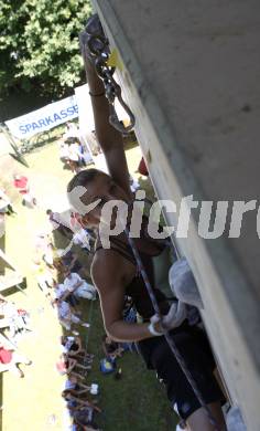 Wettklettern. Petzentrophy. Pia Meschik. St. Michael/Bleiburg, am 6.7.2008.
Foto: Kuess
---
pressefotos, pressefotografie, kuess, qs, qspictures, sport, bild, bilder, bilddatenbank