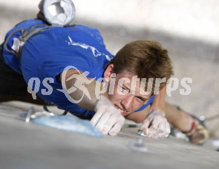 Wettklettern. Petzentrophy. Philipp Hasenoehrl. St. Michael/Bleiburg, am 6.7.2008.
Foto: Kuess
---
pressefotos, pressefotografie, kuess, qs, qspictures, sport, bild, bilder, bilddatenbank