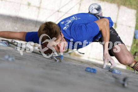 Wettklettern. Petzentrophy. Philipp Hasenoehrl. St. Michael/Bleiburg, am 6.7.2008.
Foto: Kuess
---
pressefotos, pressefotografie, kuess, qs, qspictures, sport, bild, bilder, bilddatenbank