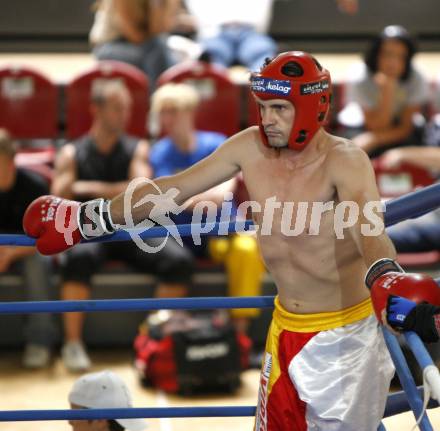 Kickboxen. Vollkontakt. Oesterreichische Meisterschaft. Bernhard Sussitz (TKF Klagenfurt). Klagenfurt, am 5.7.2008.
Foto: Kuess


---
pressefotos, pressefotografie, kuess, qs, qspictures, sport, bild, bilder, bilddatenbank