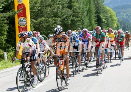 Oesterreich Radrundfahrt. 4. Etappe Lienz Wolfsberg. Das Hauptfeld bei der Bergwertung Abtei. Wolfsberg, am 10.7.2008.
Foto: Kuess




---
pressefotos, pressefotografie, kuess, qs, qspictures, sport, bild, bilder, bilddatenbank