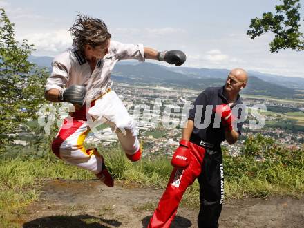 Kickboxen. Bernhard Sussitz, Gerald Zimmermann. Zwanzgerberg, 4.7.2008.
Copyright Kuess

---
pressefotos, pressefotografie, kuess, qs, qspictures, sport, bild, bilder, bilddatenbank