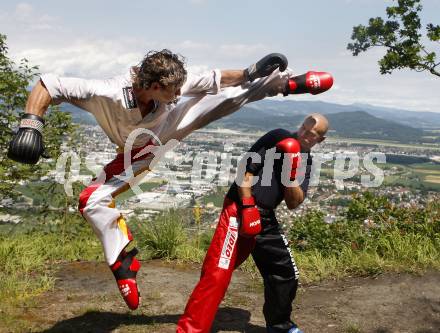 Kickboxen. Bernhard Sussitz, Gerald Zimmermann. Zwanzgerberg, 4.7.2008.
Copyright Kuess

---
pressefotos, pressefotografie, kuess, qs, qspictures, sport, bild, bilder, bilddatenbank