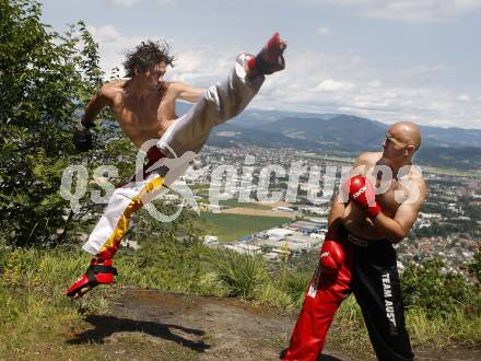 Kickboxen. Bernhard Sussitz, Gerald Zimmermann. Zwanzgerberg, 4.7.2008.
Copyright Kuess

---
pressefotos, pressefotografie, kuess, qs, qspictures, sport, bild, bilder, bilddatenbank