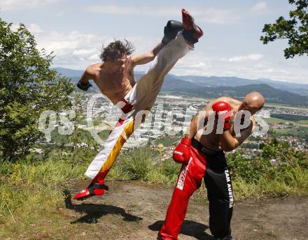 Kickboxen. Bernhard Sussitz, Gerald Zimmermann. Zwanzgerberg, 4.7.2008.
Copyright Kuess

---
pressefotos, pressefotografie, kuess, qs, qspictures, sport, bild, bilder, bilddatenbank