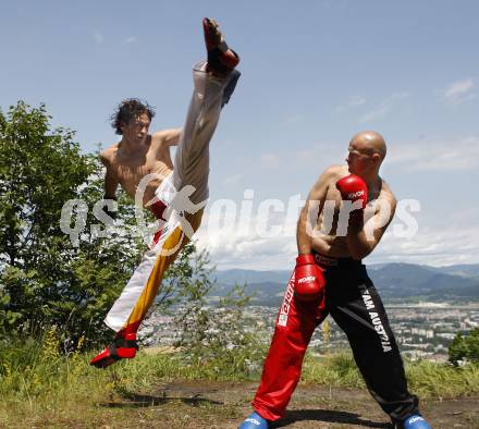 Kickboxen. Bernhard Sussitz, Gerald Zimmermann. Zwanzgerberg, 4.7.2008.
Copyright Kuess

---
pressefotos, pressefotografie, kuess, qs, qspictures, sport, bild, bilder, bilddatenbank