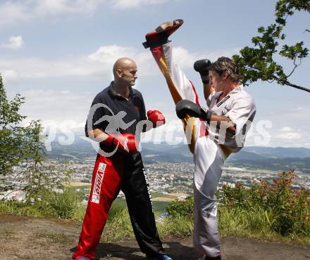 Kickboxen. Bernhard Sussitz, Gerald Zimmermann. Zwanzgerberg, 4.7.2008.
Copyright Kuess

---
pressefotos, pressefotografie, kuess, qs, qspictures, sport, bild, bilder, bilddatenbank