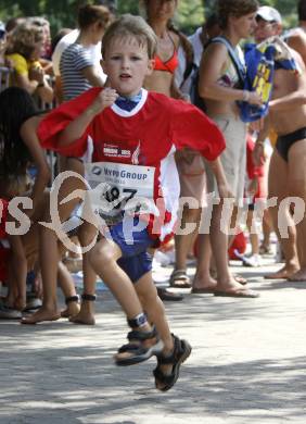 Triathlon. Ironkids. Schwimmen, Laufen. Klagenfurt, am 12.7.2008.
Foto: Kuess




---
pressefotos, pressefotografie, kuess, qs, qspictures, sport, bild, bilder, bilddatenbank