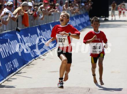 Triathlon. Ironkids. Schwimmen, Laufen. Klagenfurt, am 12.7.2008.
Foto: Kuess




---
pressefotos, pressefotografie, kuess, qs, qspictures, sport, bild, bilder, bilddatenbank