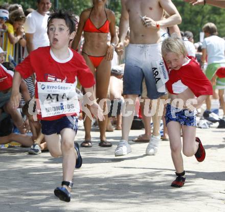 Triathlon. Ironkids. Schwimmen, Laufen. Klagenfurt, am 12.7.2008.
Foto: Kuess




---
pressefotos, pressefotografie, kuess, qs, qspictures, sport, bild, bilder, bilddatenbank