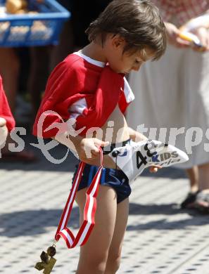 Triathlon. Ironkids. Schwimmen, Laufen. Klagenfurt, am 12.7.2008.
Foto: Kuess




---
pressefotos, pressefotografie, kuess, qs, qspictures, sport, bild, bilder, bilddatenbank