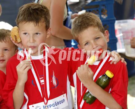 Triathlon. Ironkids. Schwimmen, Laufen. Klagenfurt, am 12.7.2008.
Foto: Kuess




---
pressefotos, pressefotografie, kuess, qs, qspictures, sport, bild, bilder, bilddatenbank