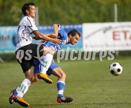 Fussball Testspiel. SK Austria Kaernten gegen MTK Budapest. Haris Bukva  (Kaernten), Levente Horvath (Budapest). Velden, am 12.7.2008.
Foto: Kuess




---
pressefotos, pressefotografie, kuess, qs, qspictures, sport, bild, bilder, bilddatenbank